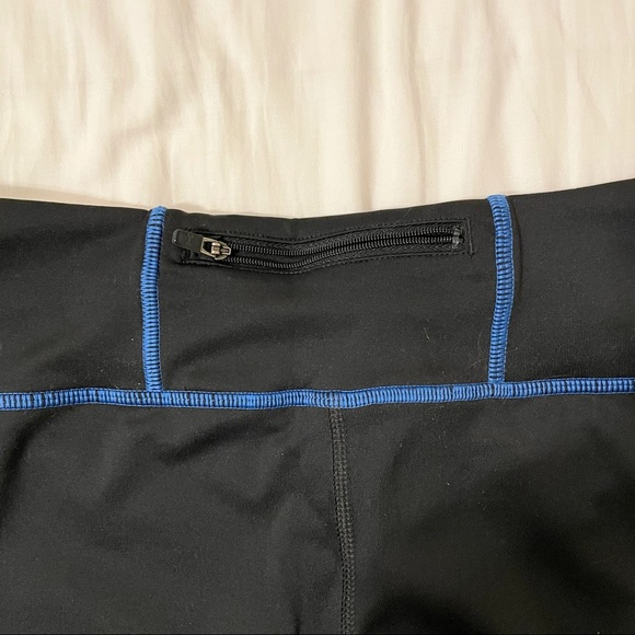 Under Armour Capri Leggings in Black/Blue - Picture 3 of 4